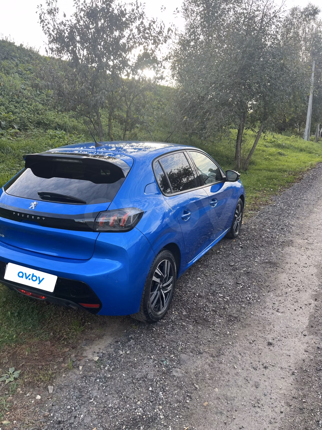 Peugeot 208 фото 6