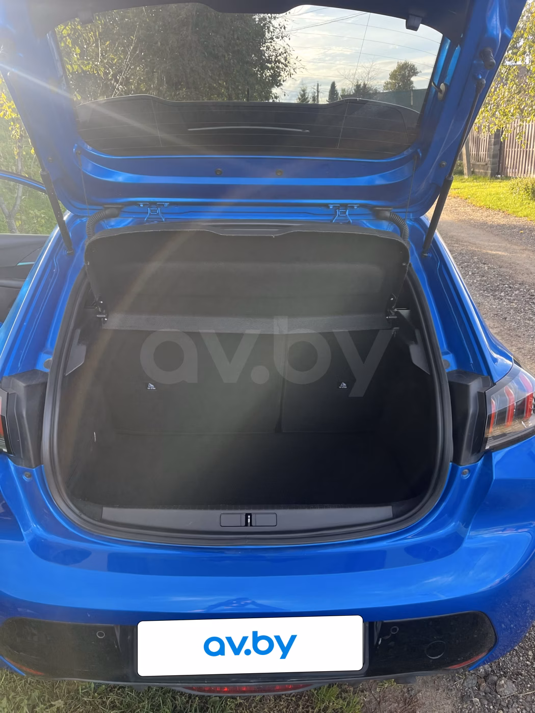Peugeot 208 фото 12