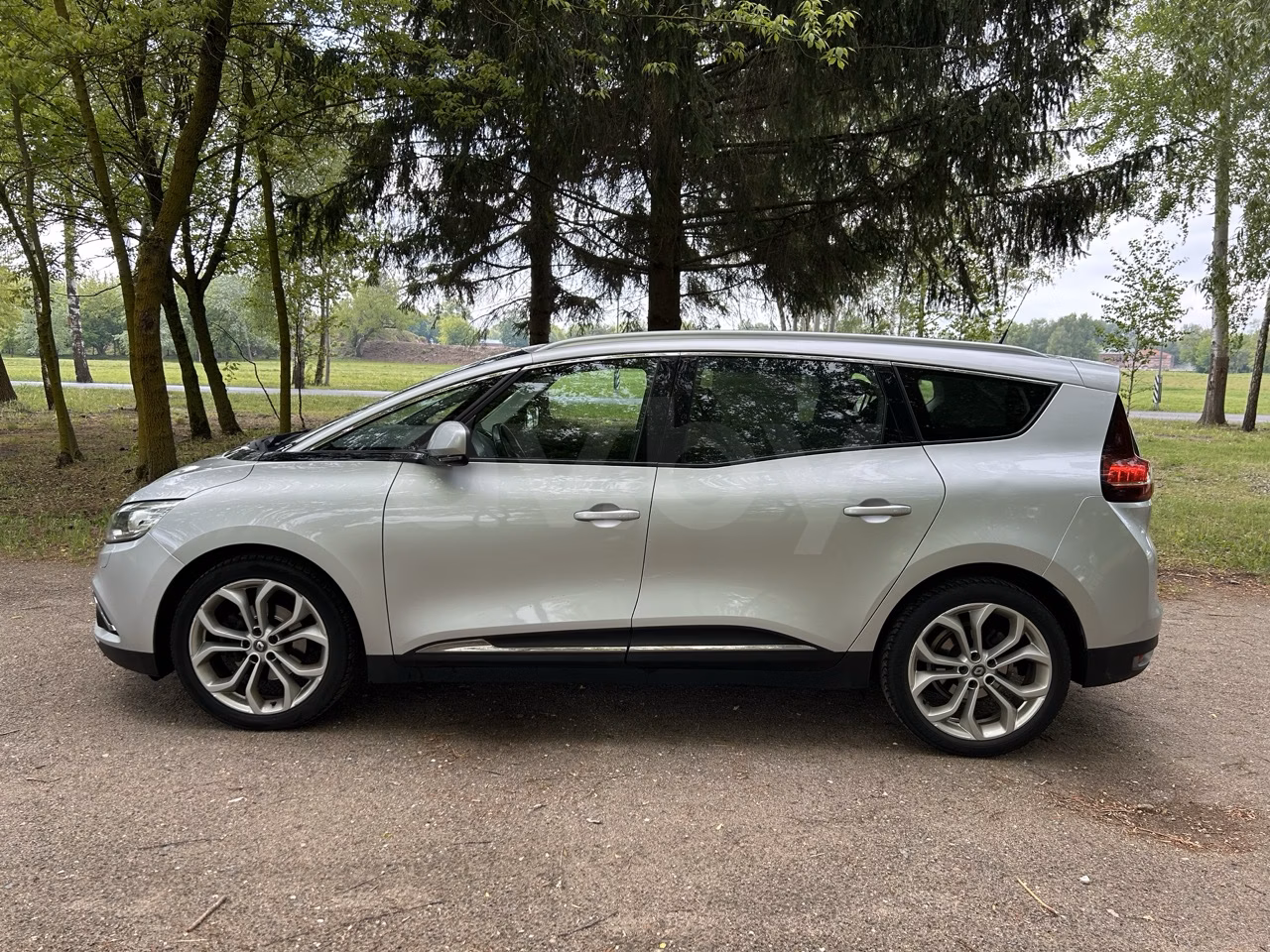Renault Grand Scenic фото 2