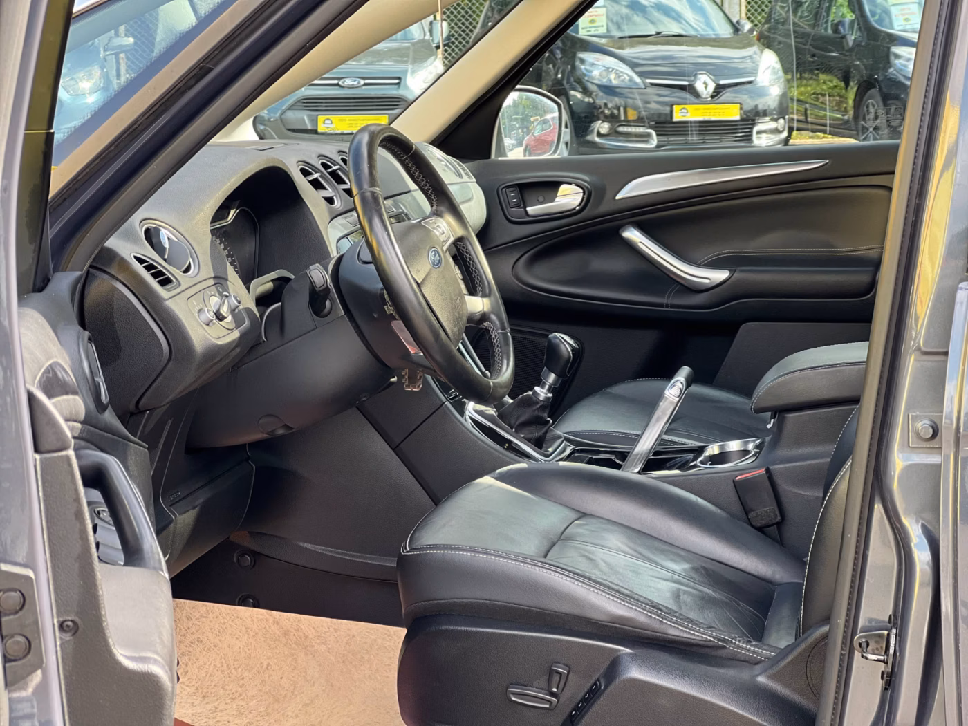 Ford S-MAX фото 10