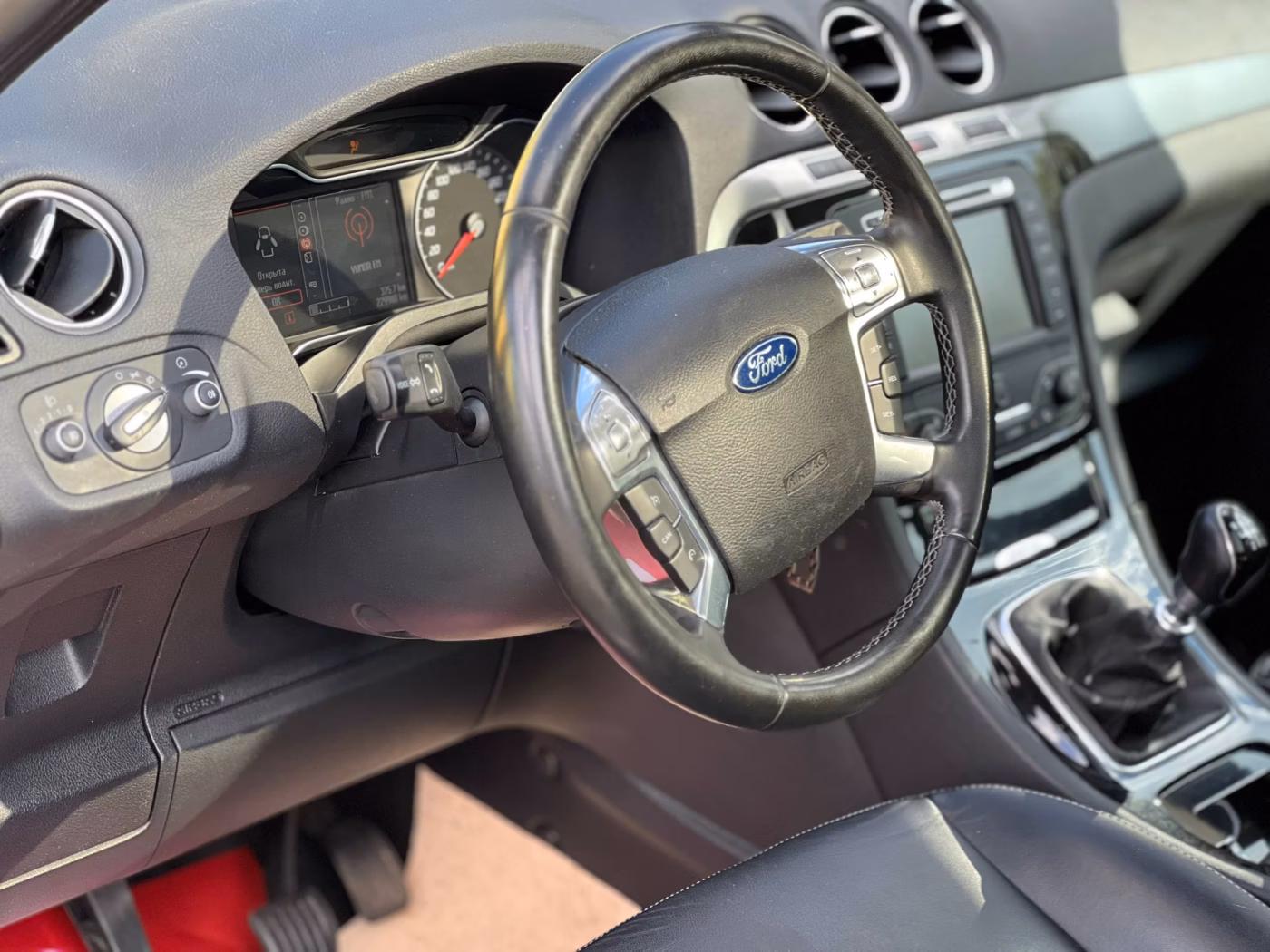 Ford S-MAX фото 11