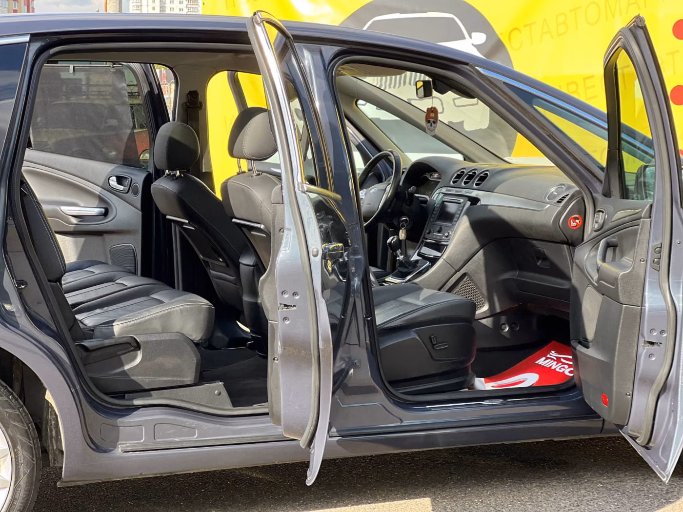 Ford S-MAX фото 16
