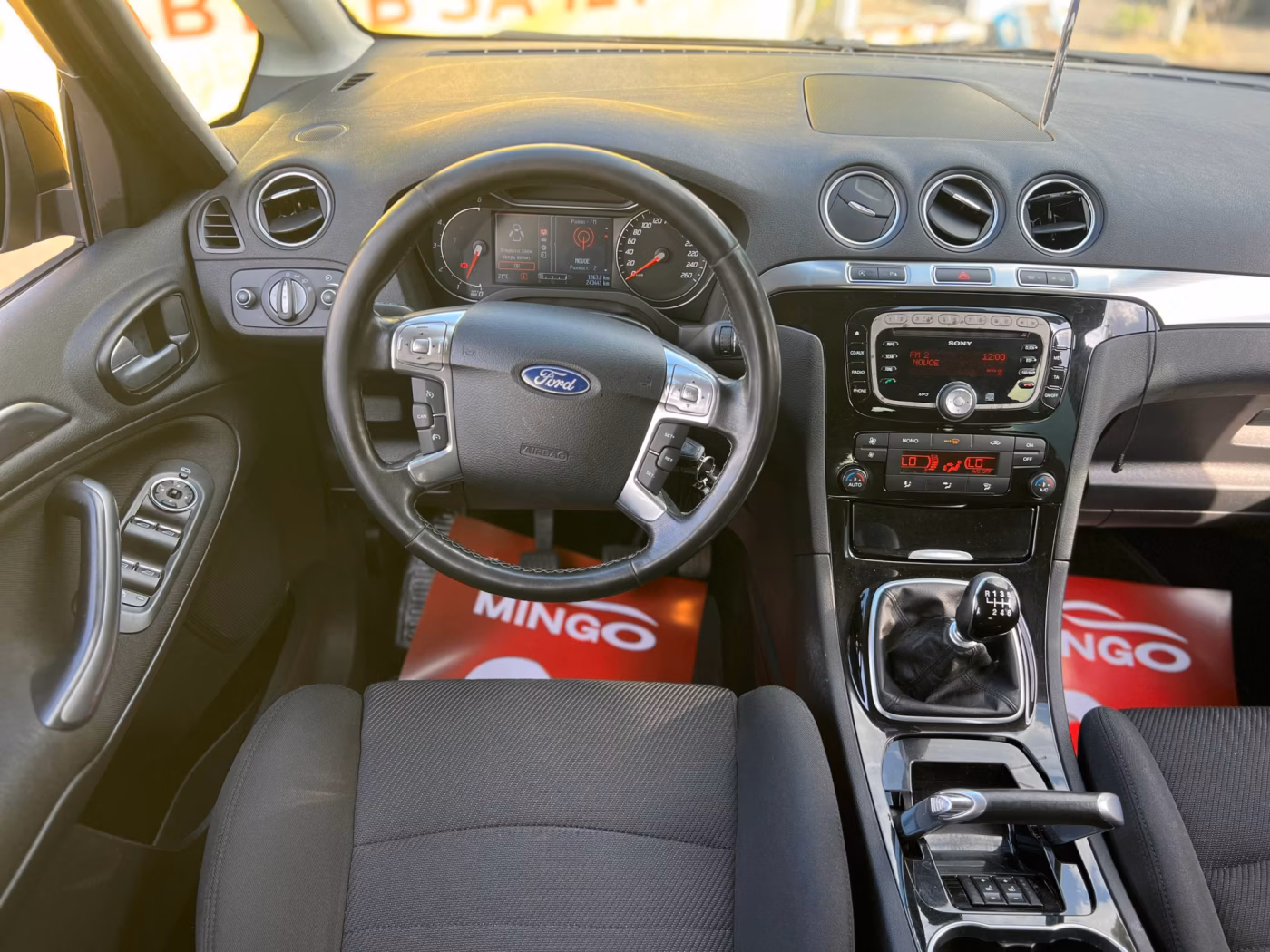 Ford S-MAX фото 16