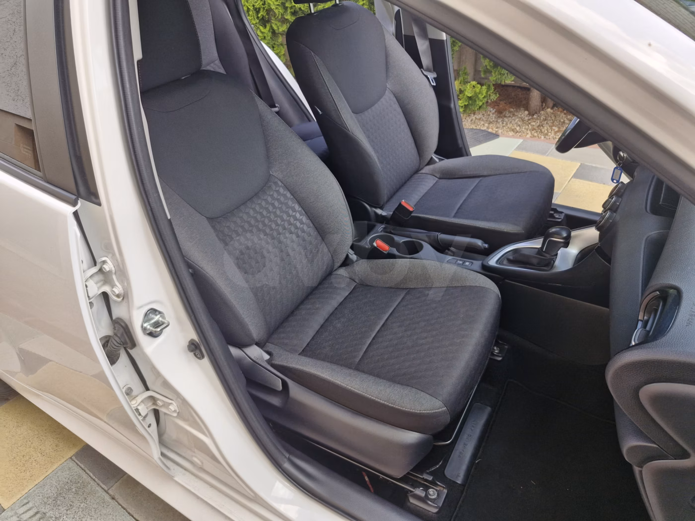 Toyota Yaris фото 11