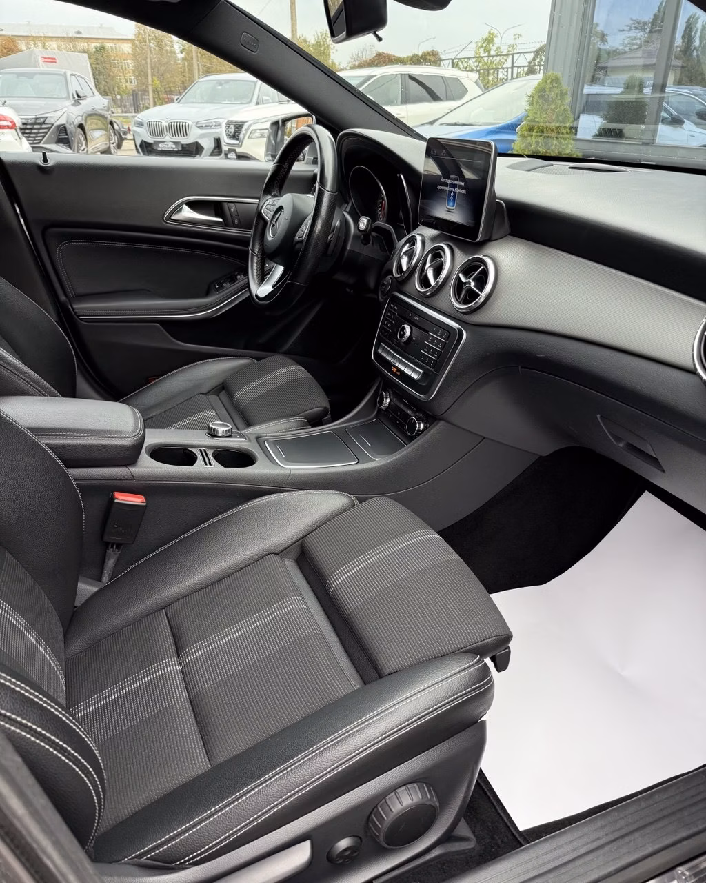 Mercedes-Benz CLA фото 12