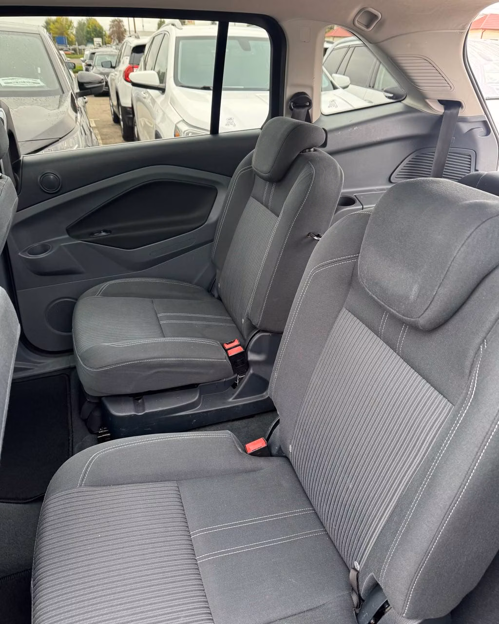 Ford Grand C-Max фото 10