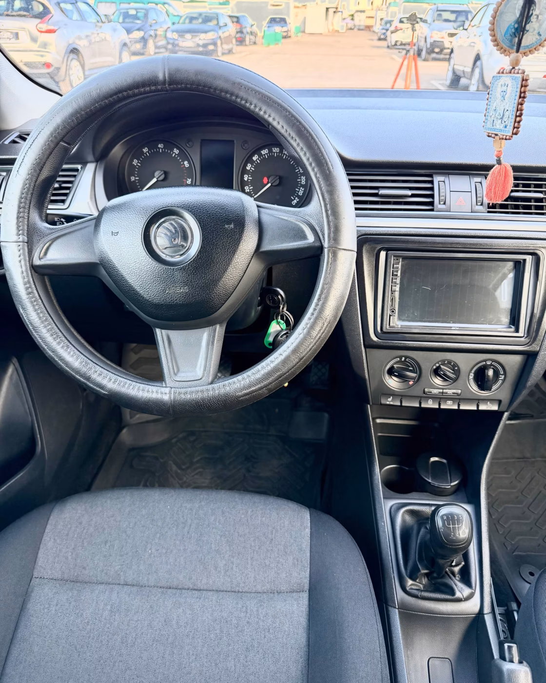 Skoda Rapid фото 10
