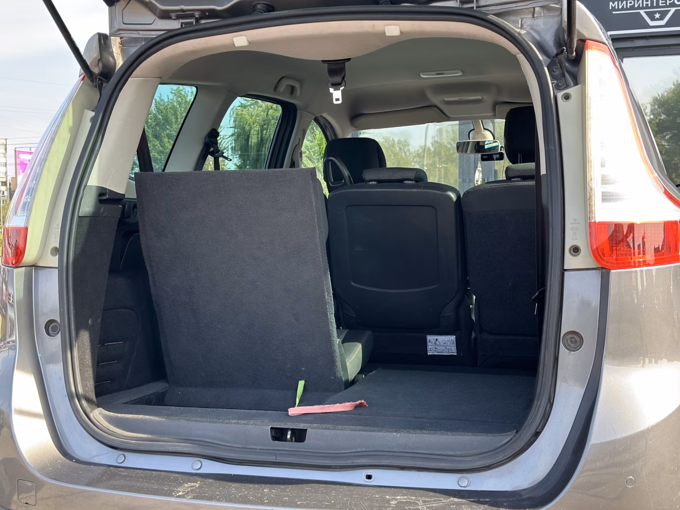 Renault Grand Scenic фото 11