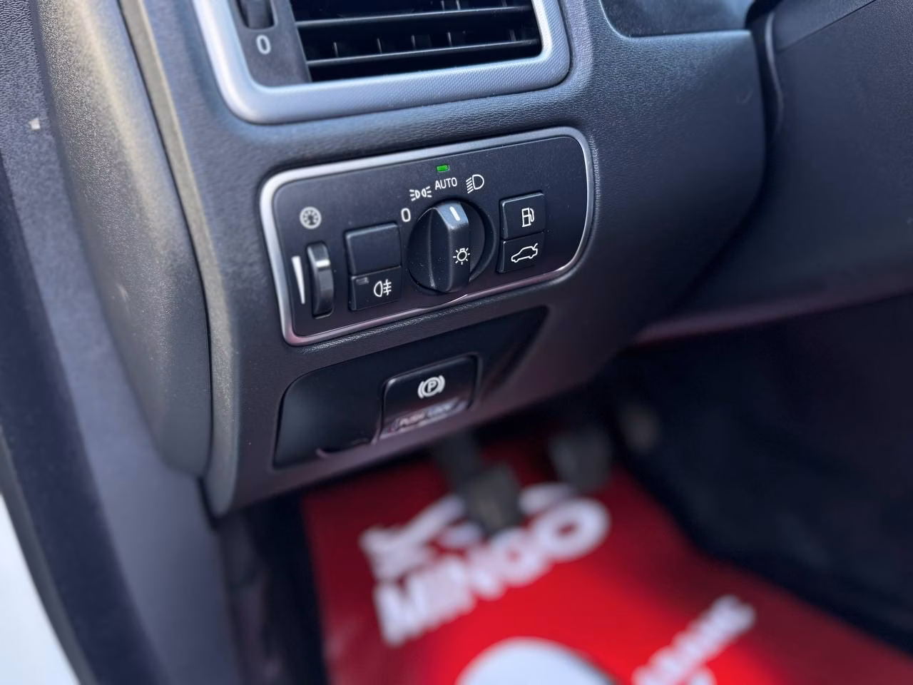 Volvo V70 фото 8