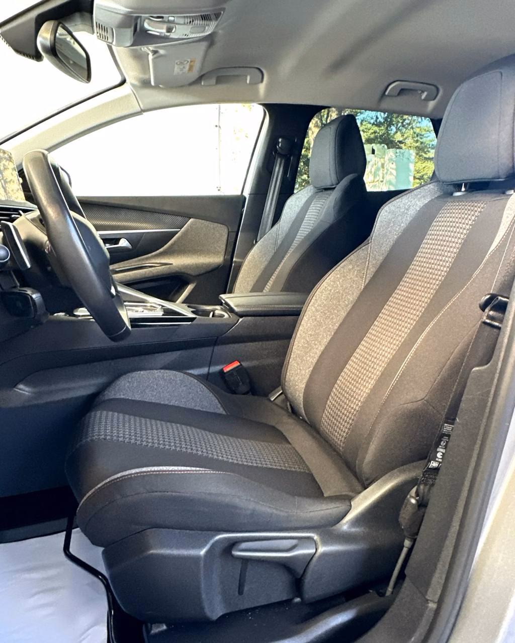 Peugeot 3008 фото 8
