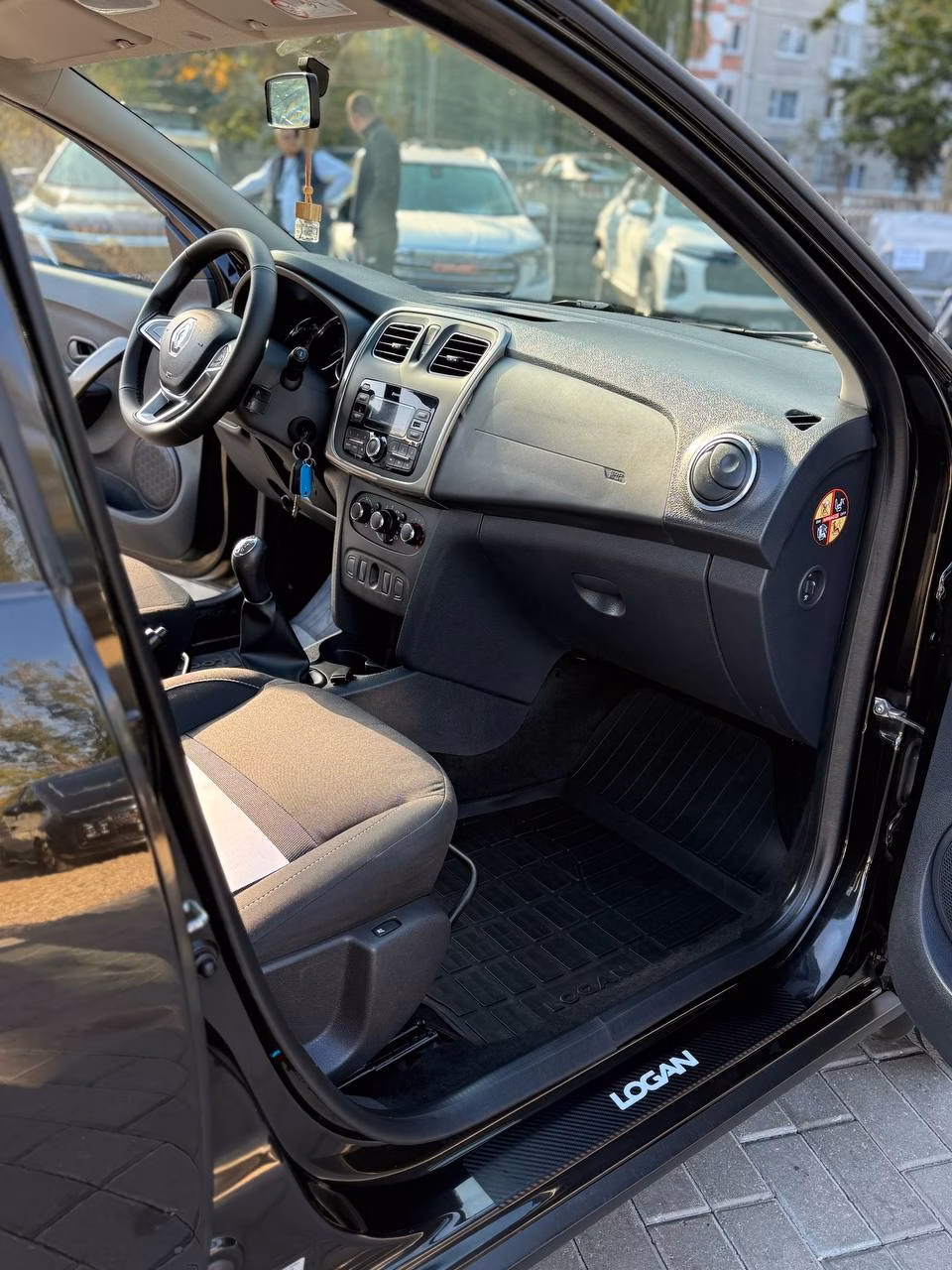 Renault Logan Stepway фото 8