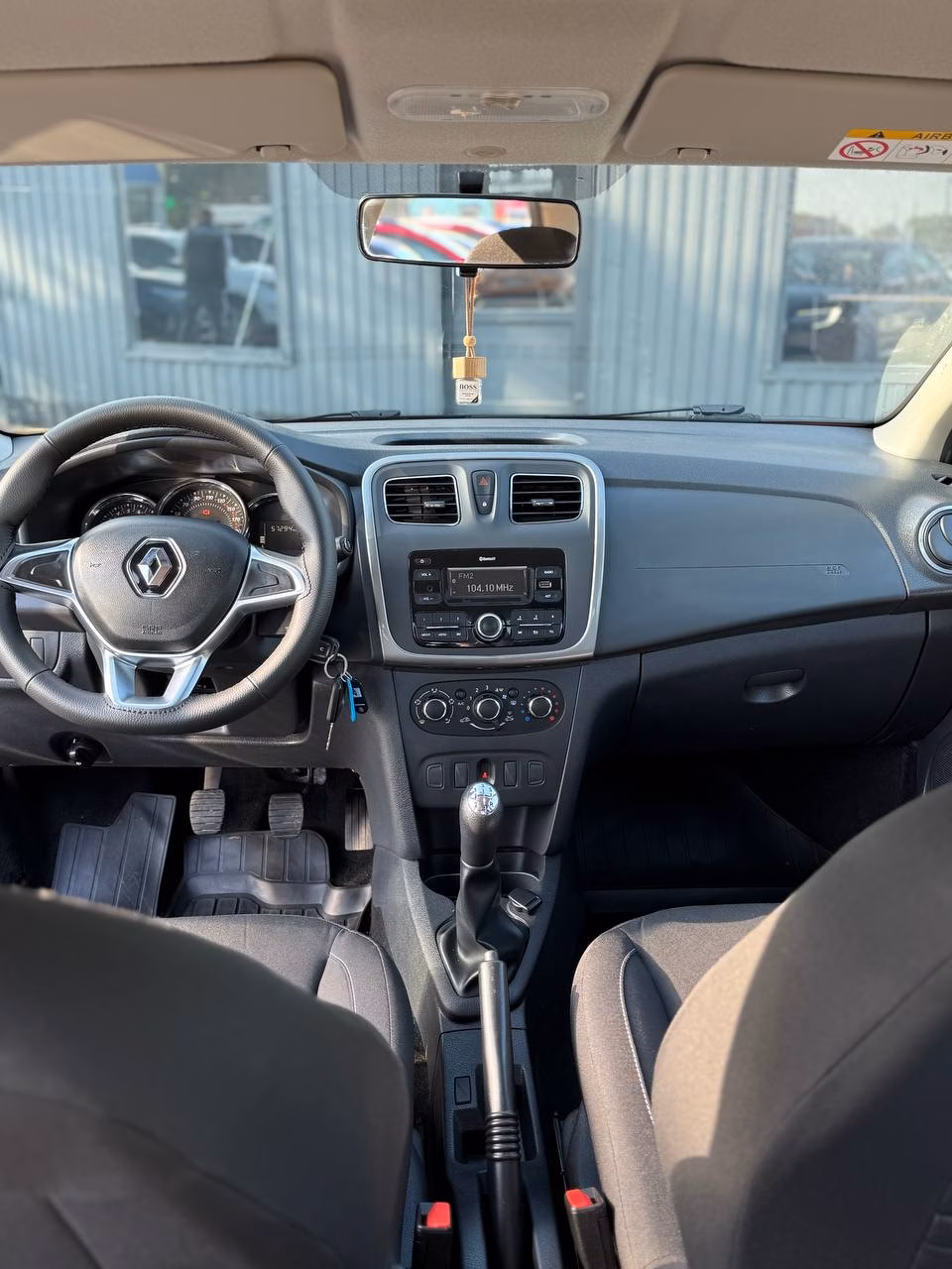 Renault Logan Stepway фото 10