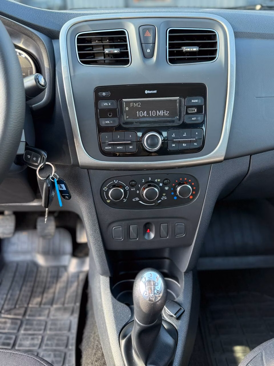Renault Logan Stepway фото 11