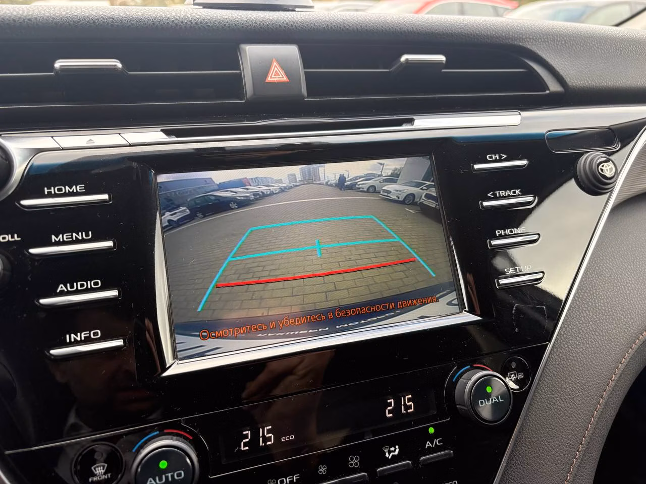 Toyota Camry фото 14