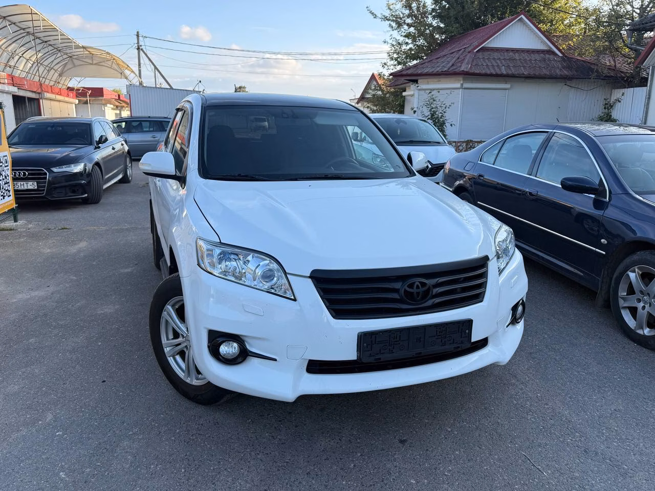 Toyota RAV4 фото 2