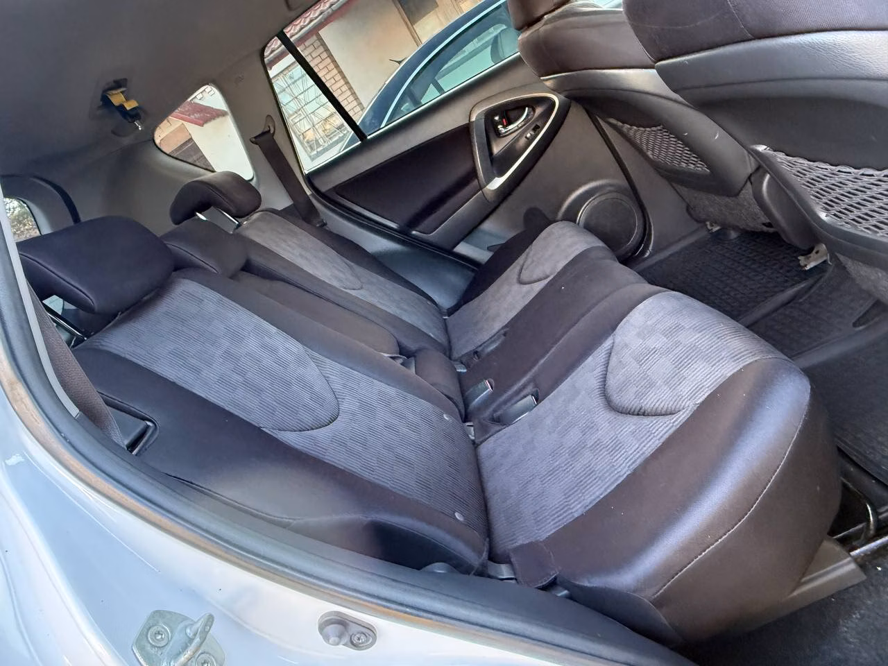 Toyota RAV4 фото 14