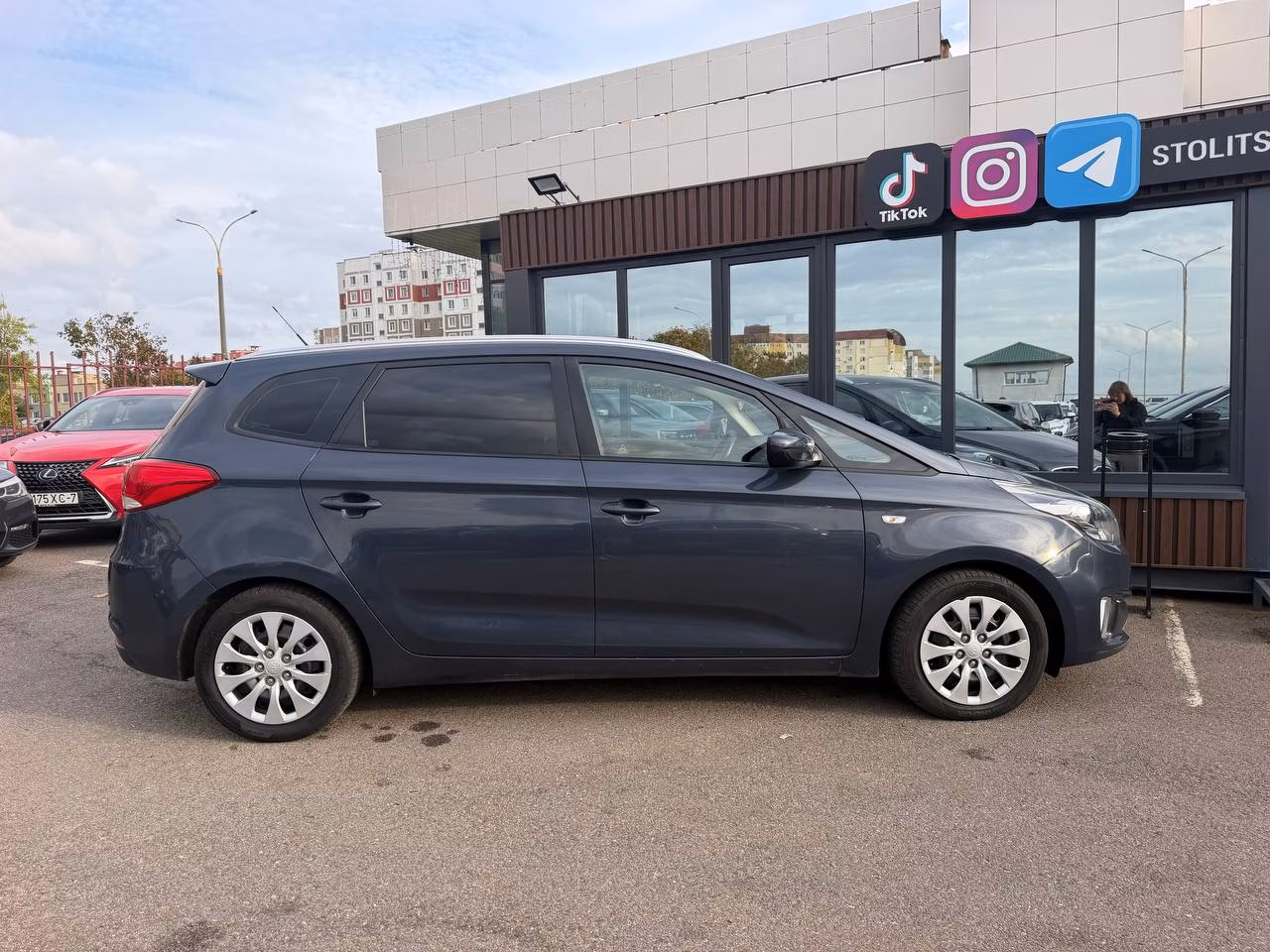 Kia Carens фото 7
