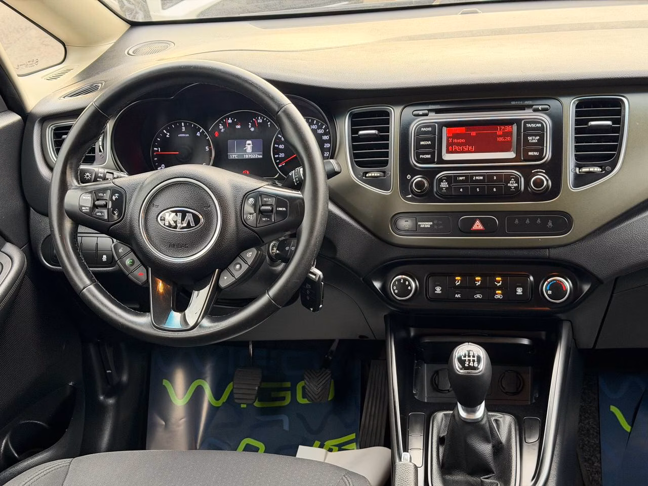 Kia Carens фото 8