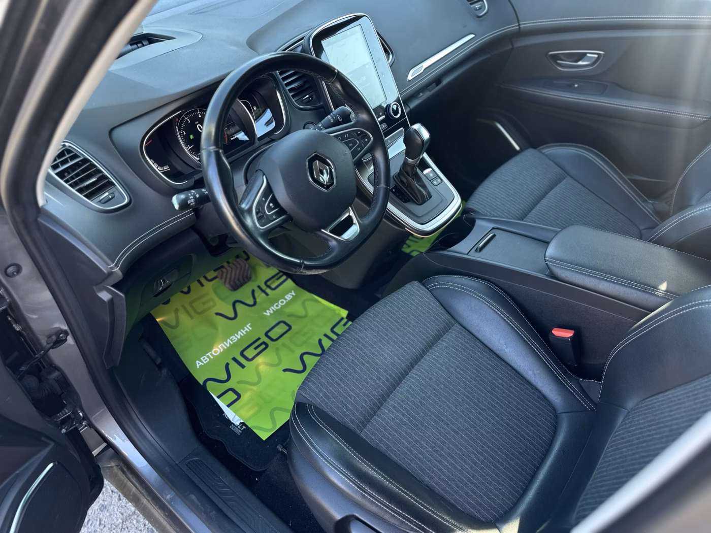 Renault Grand Scenic фото 9