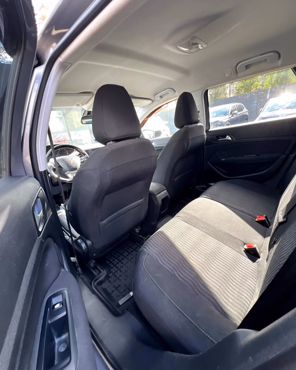 Peugeot 308 фото 9