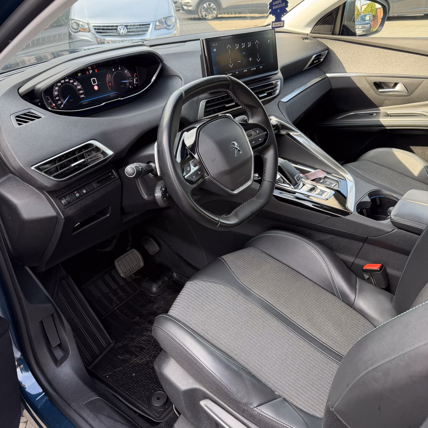 Peugeot 5008 фото 11