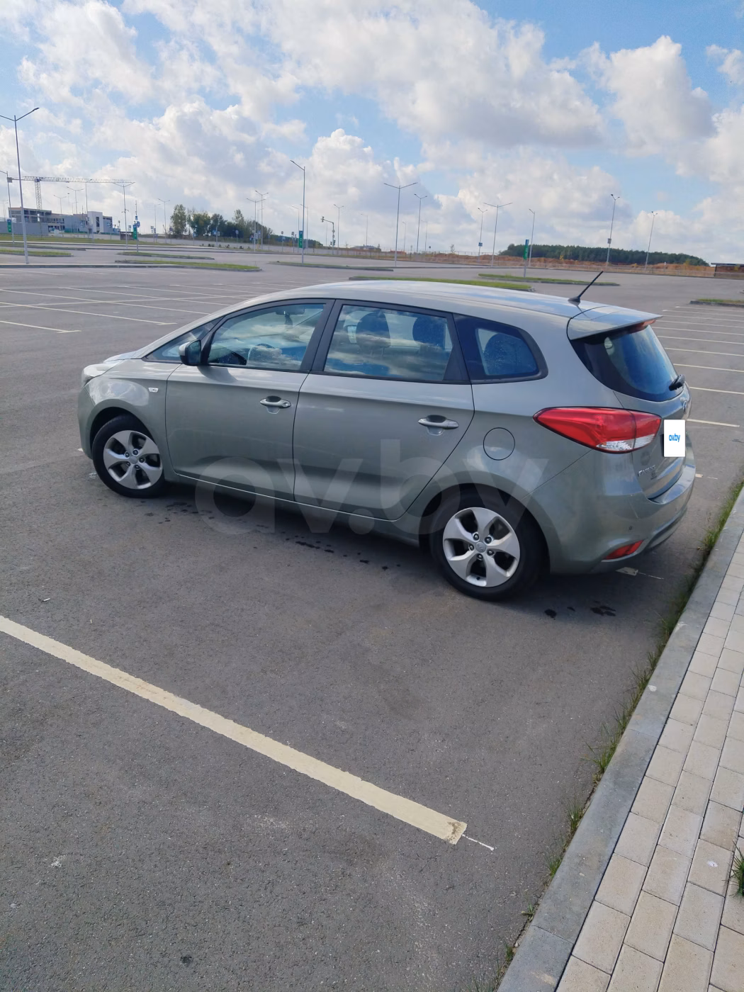 Kia Carens фото 5