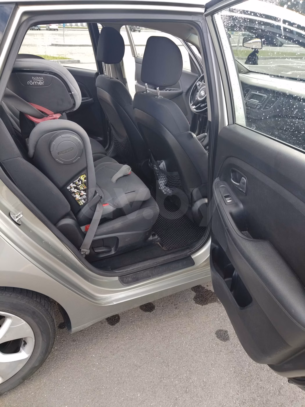 Kia Carens фото 7