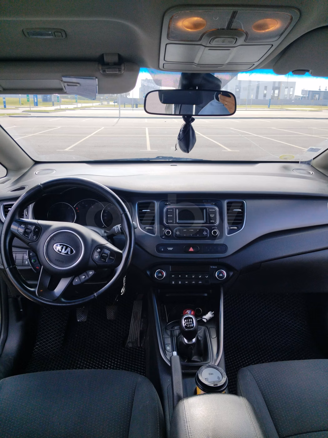 Kia Carens фото 11