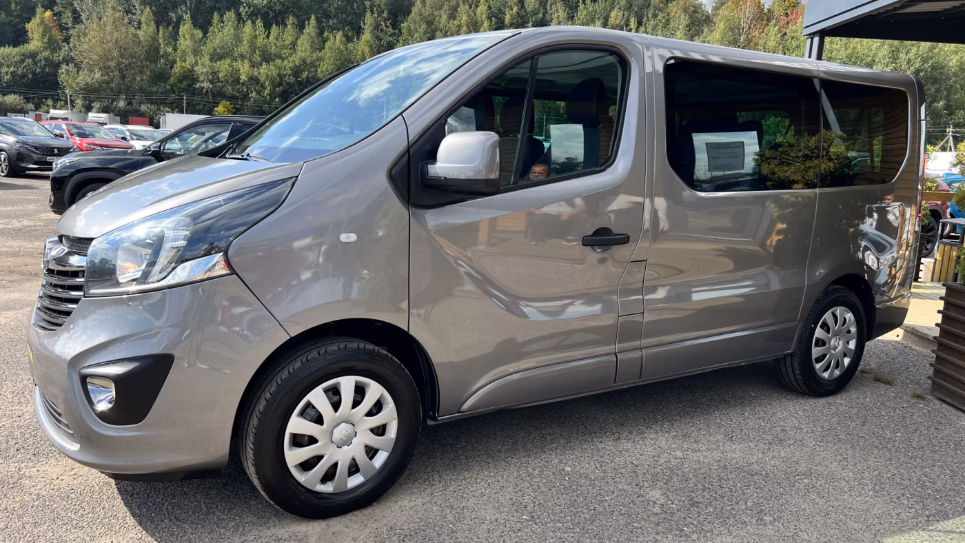 Opel Vivaro фото 3
