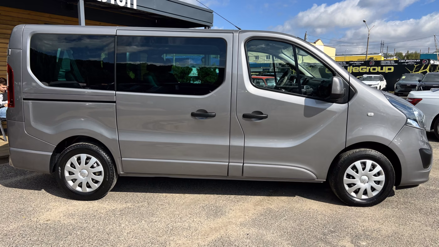 Opel Vivaro фото 4