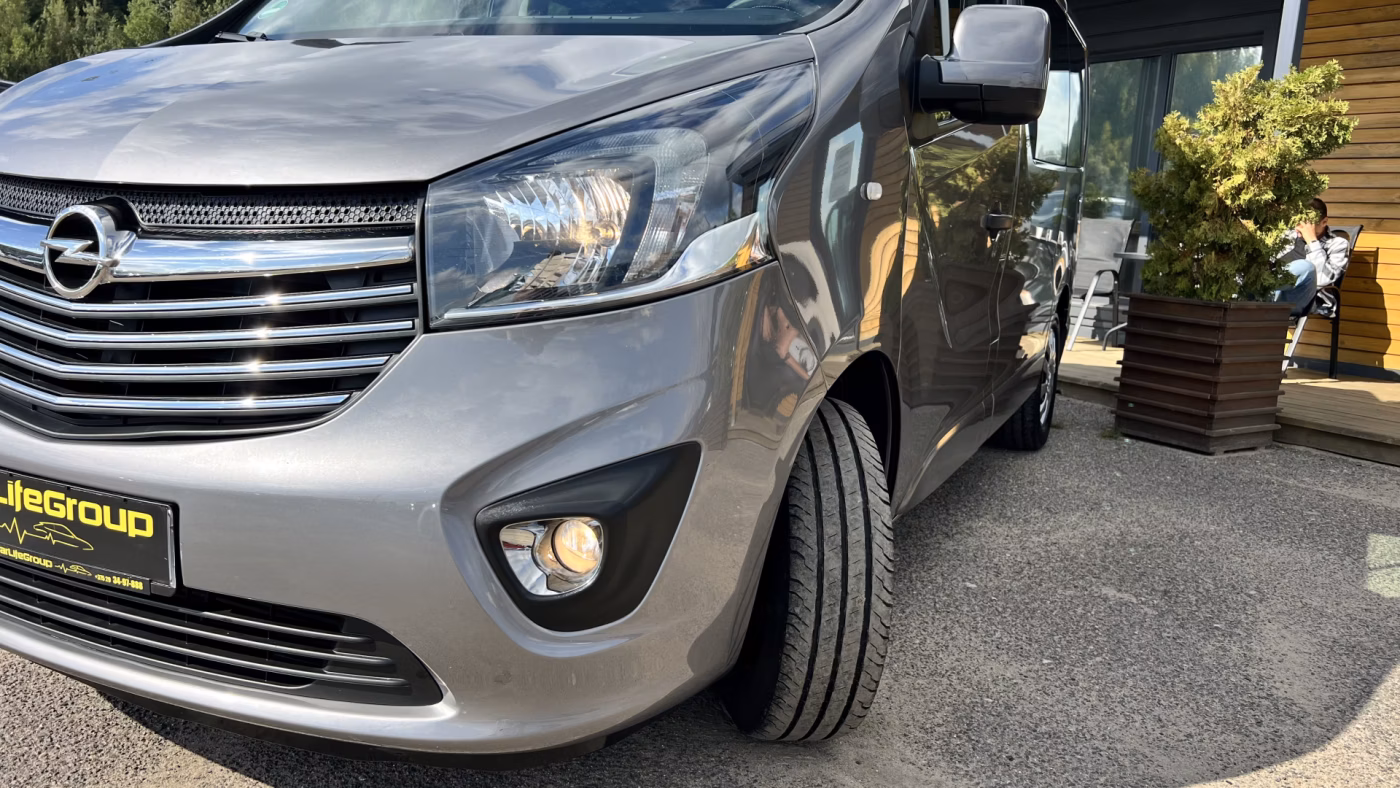 Opel Vivaro фото 6