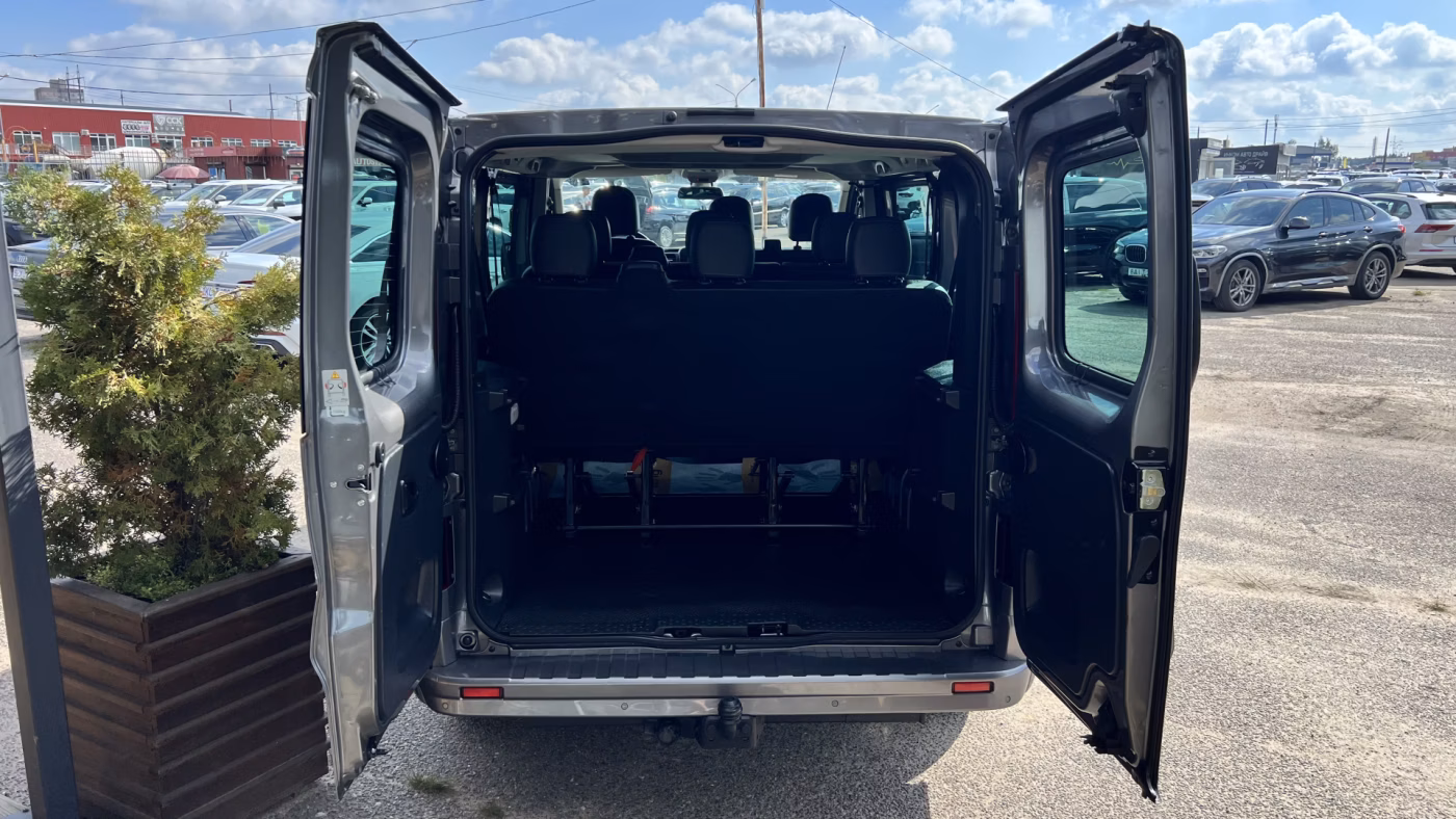 Opel Vivaro фото 9