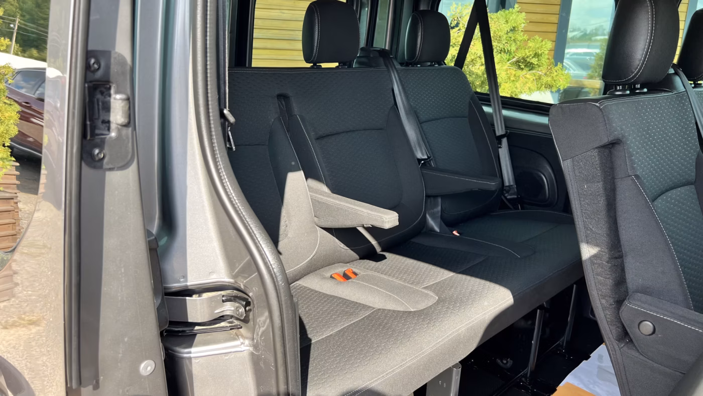 Opel Vivaro фото 13