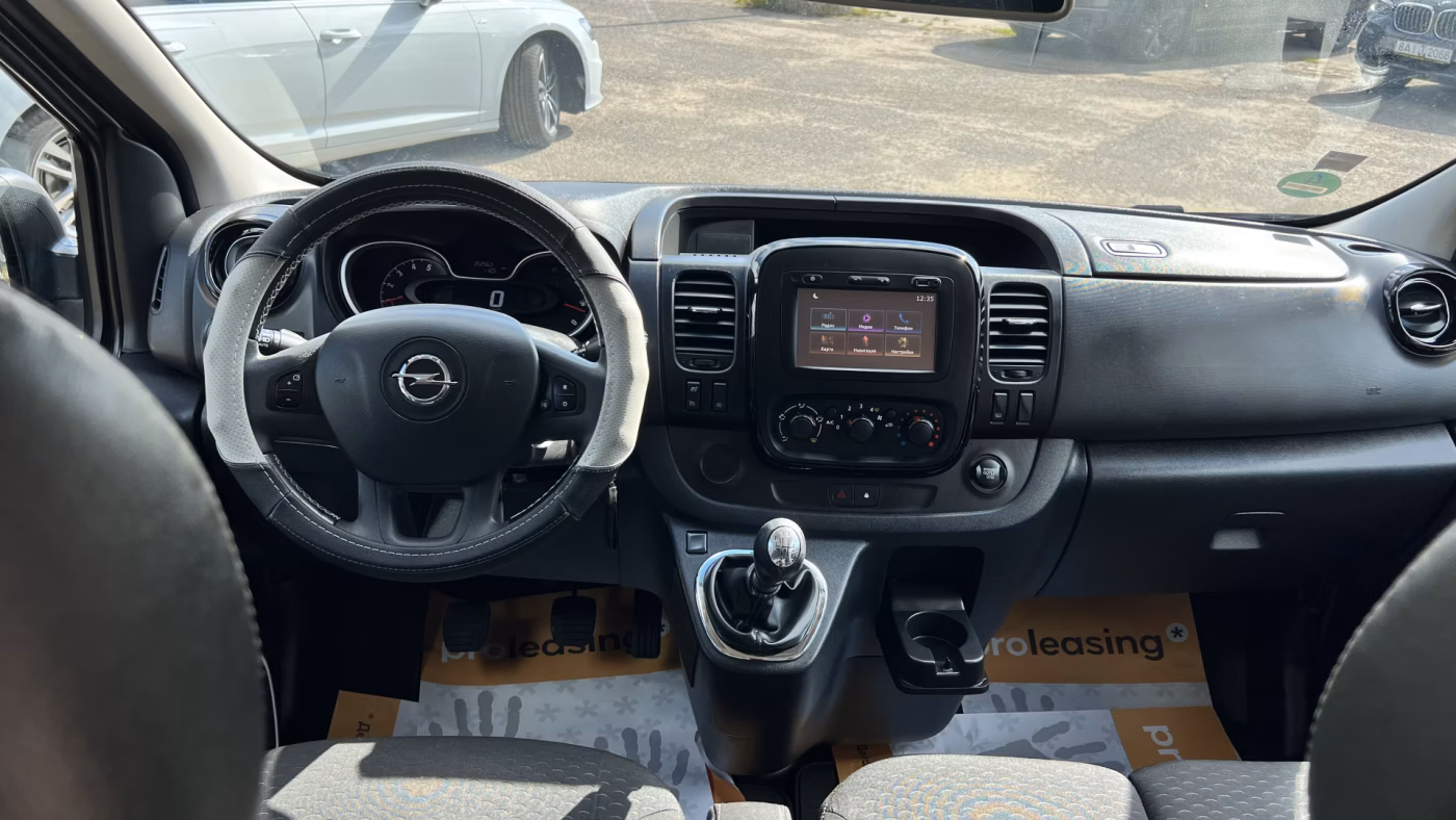 Opel Vivaro фото 17