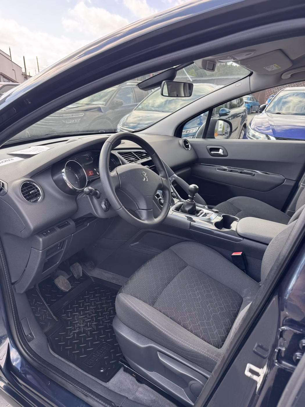 Peugeot 3008 фото 12