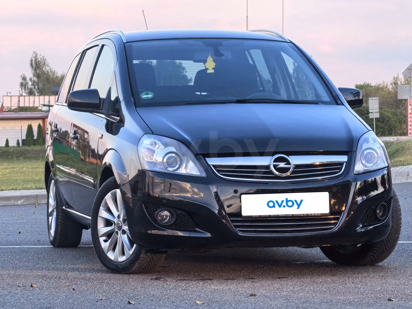 Opel Zafira фото 8