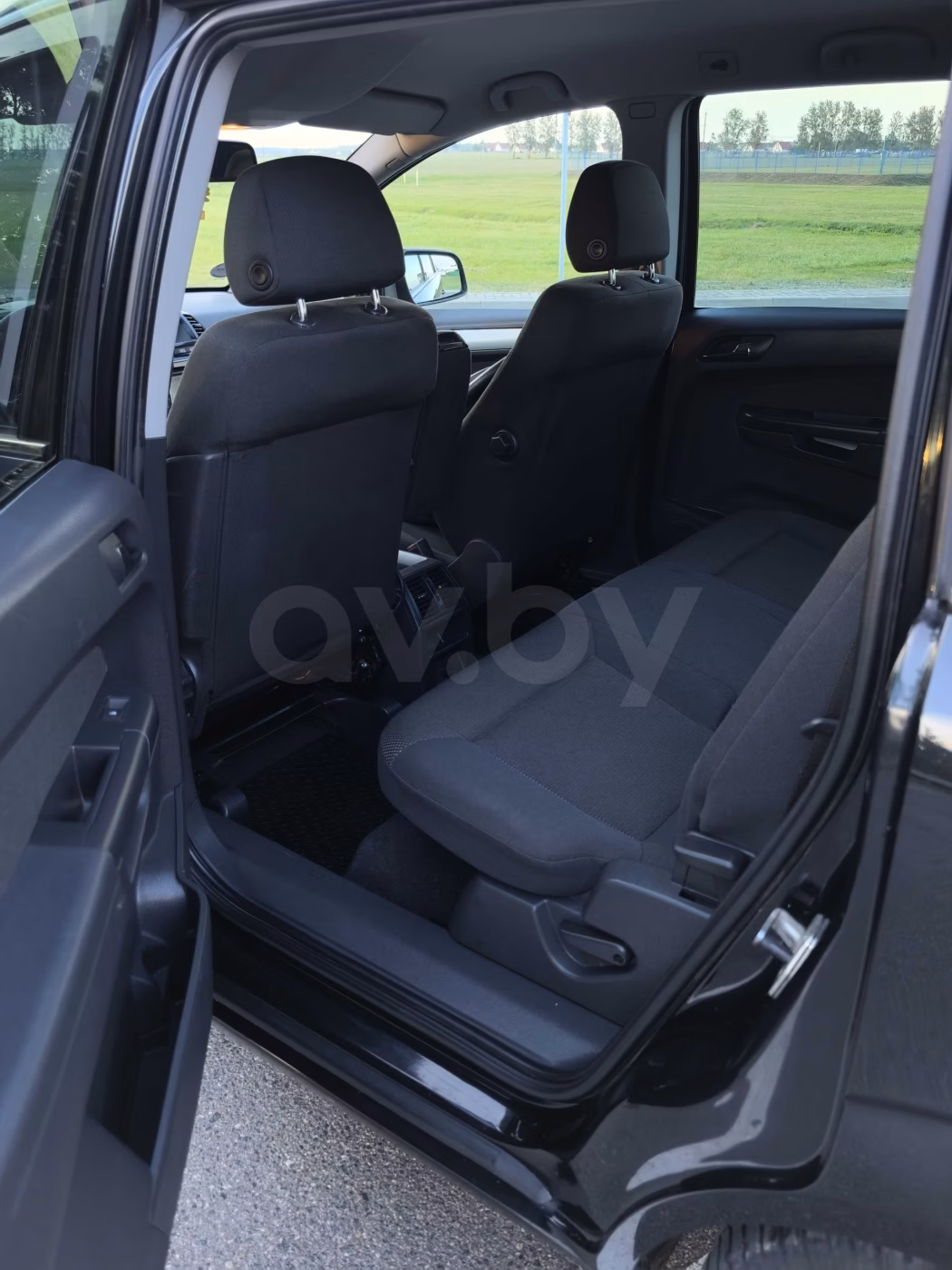 Opel Zafira фото 11