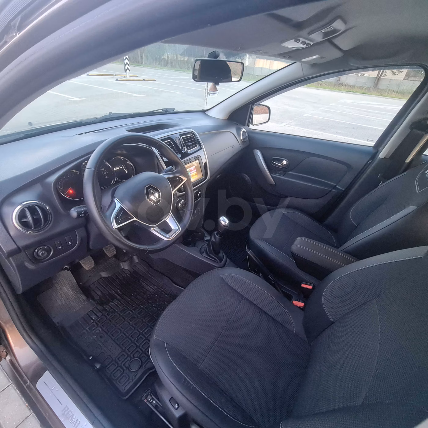 Renault Logan Stepway фото 7