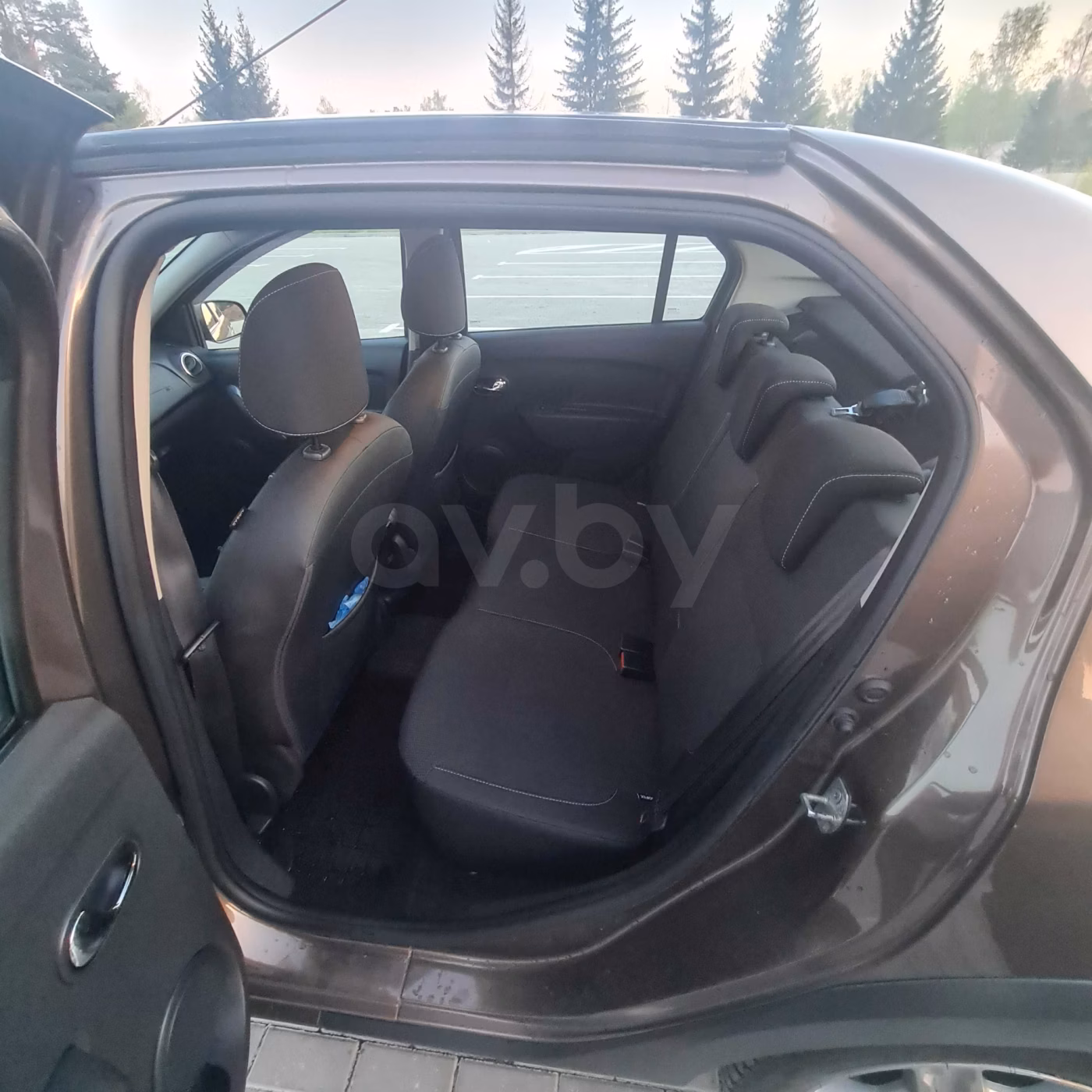 Renault Logan Stepway фото 9