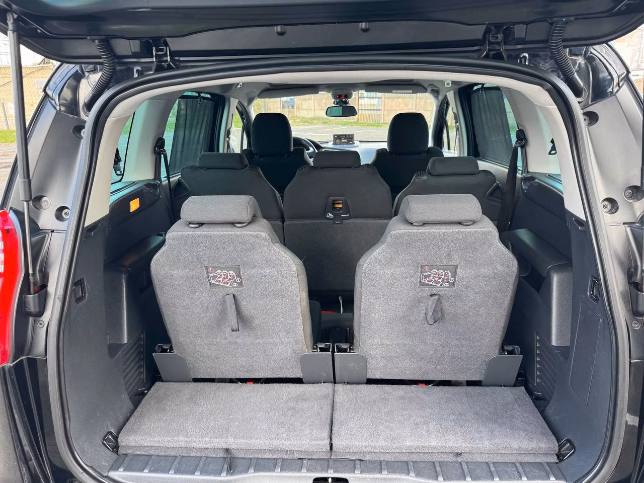 Peugeot 5008 фото 11