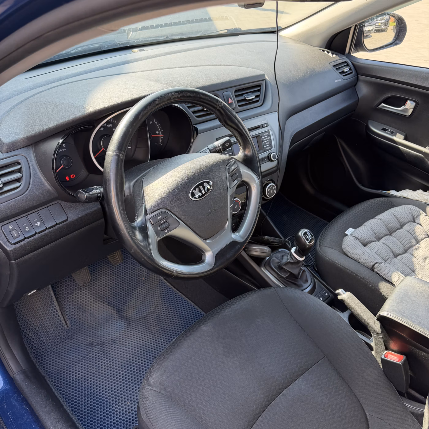 Kia Rio фото 10