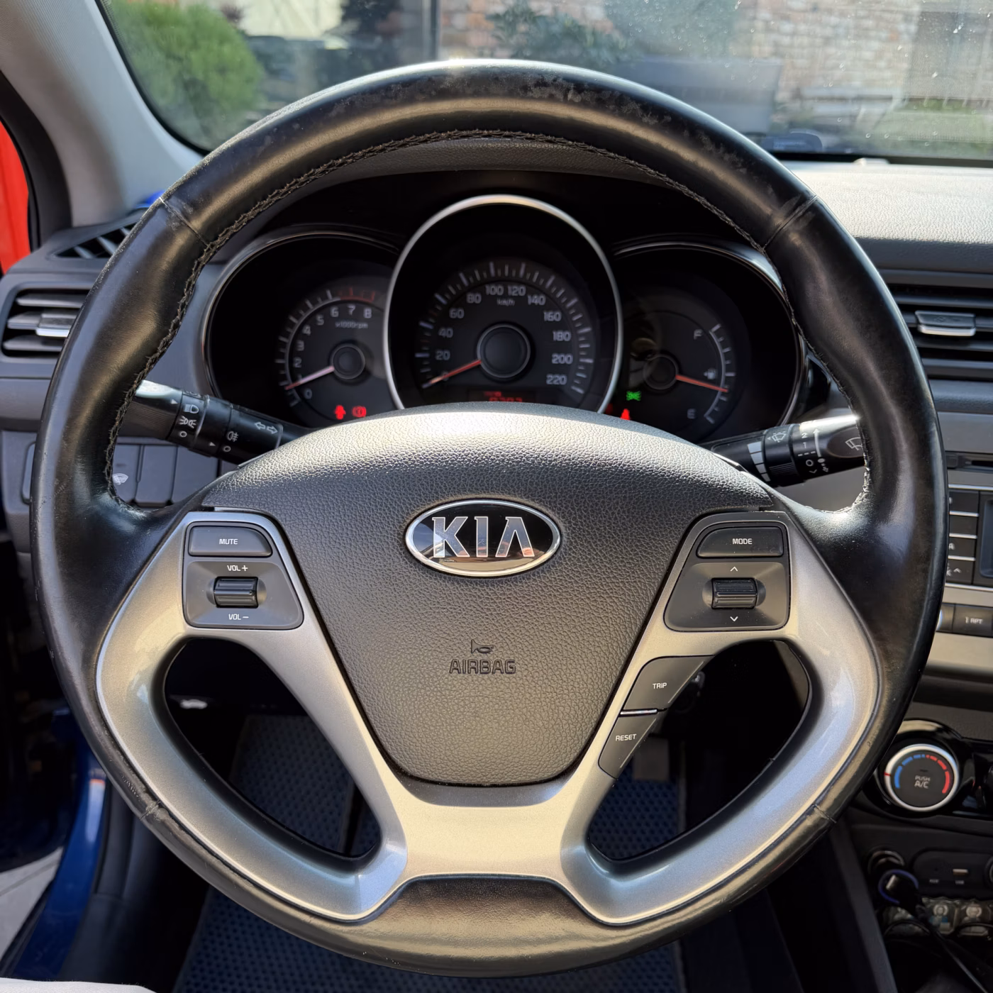 Kia Rio фото 13