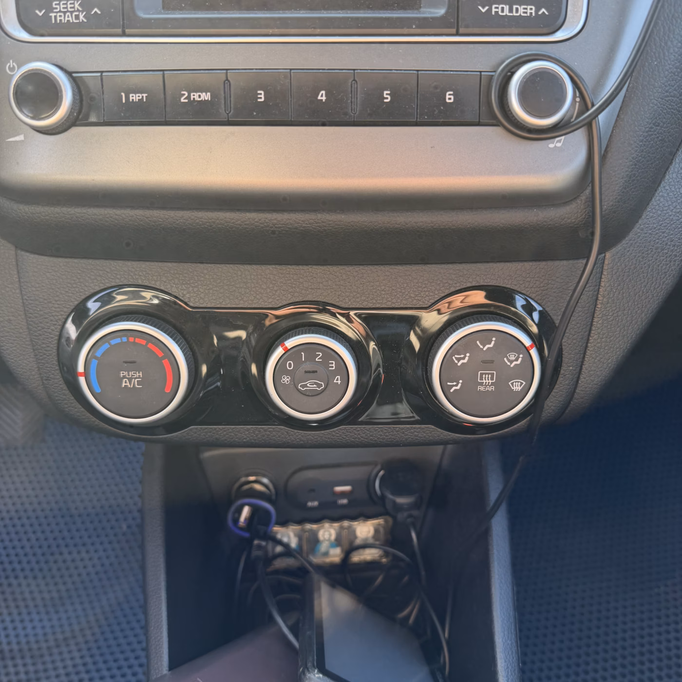 Kia Rio фото 15