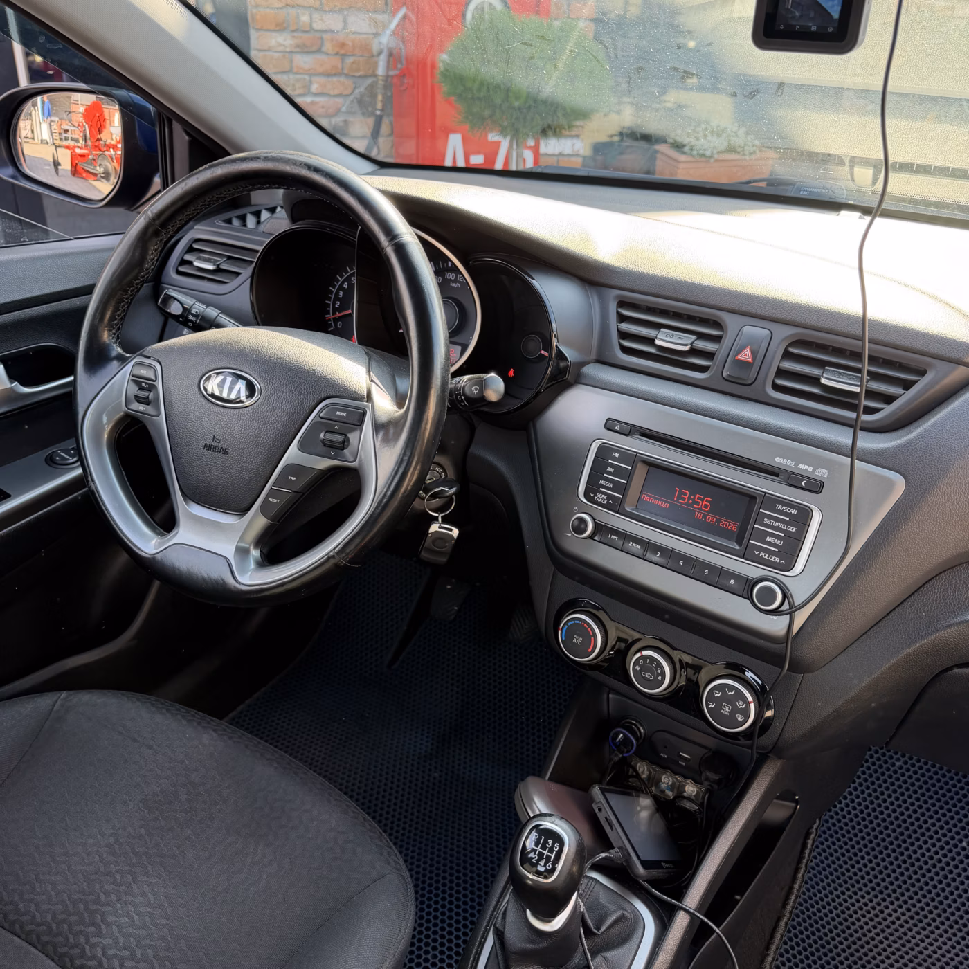 Kia Rio фото 20