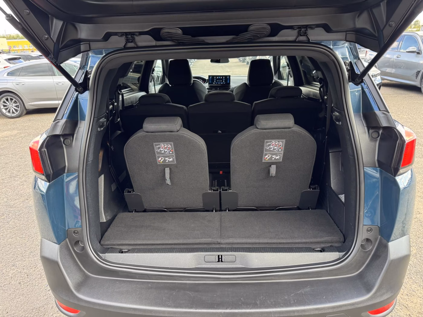 Peugeot 5008 фото 9
