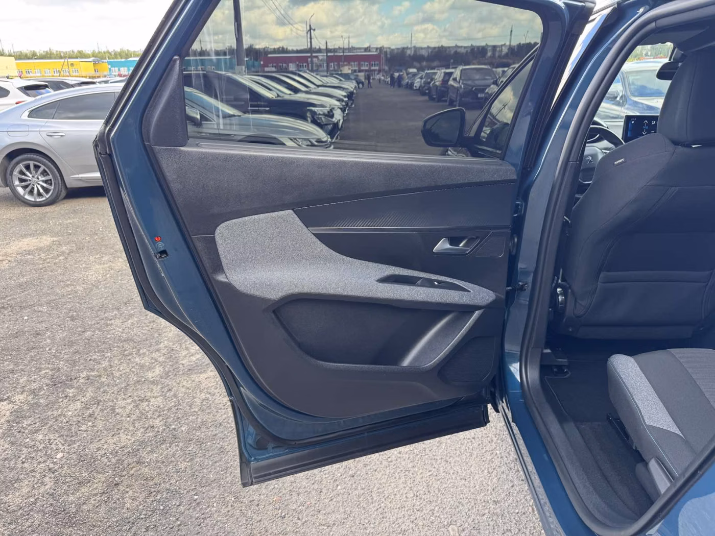 Peugeot 5008 фото 11