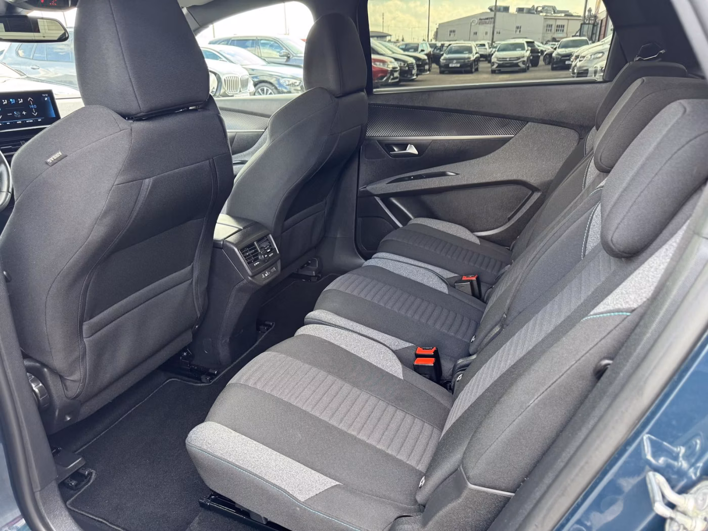 Peugeot 5008 фото 12
