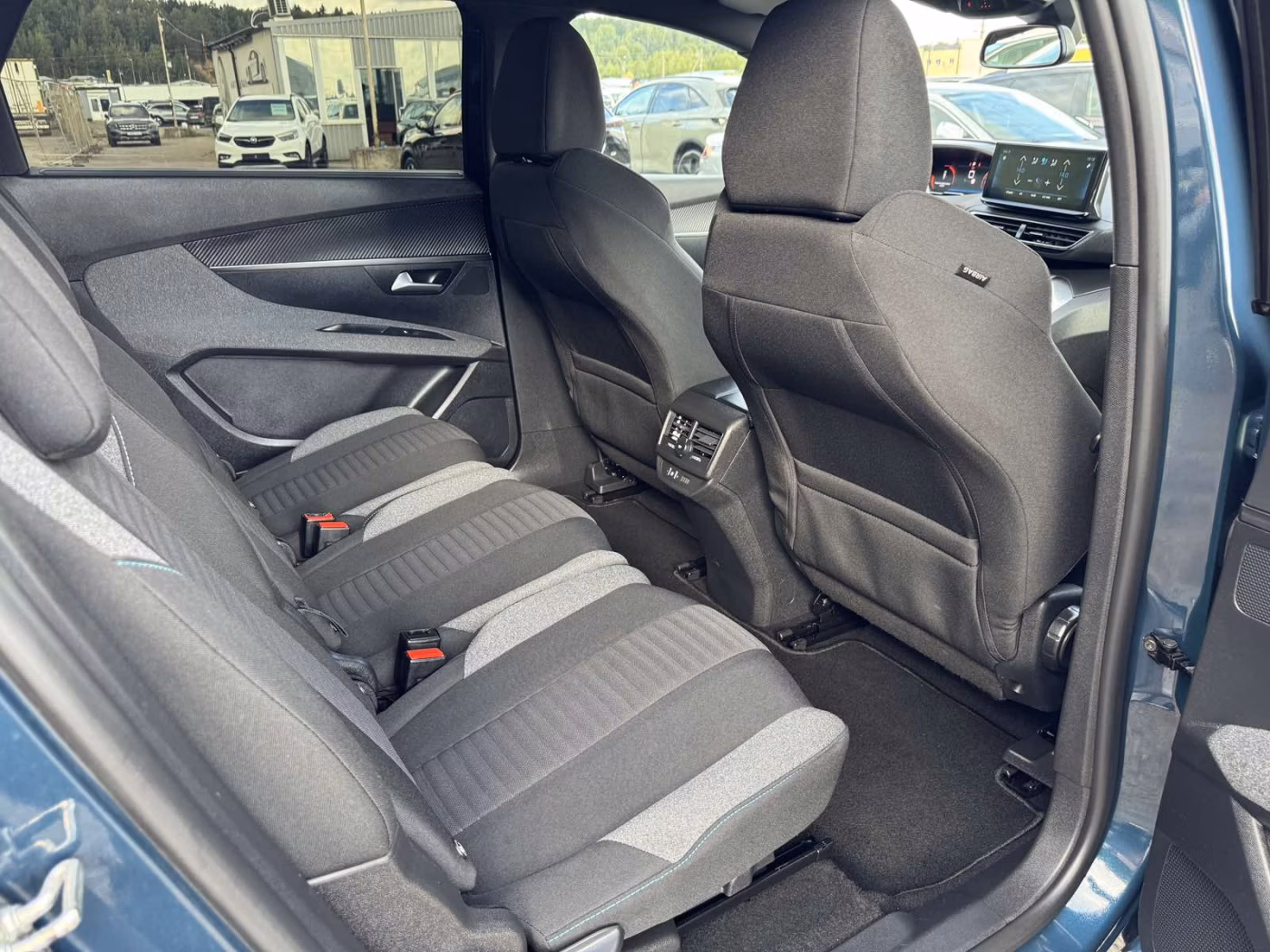 Peugeot 5008 фото 13