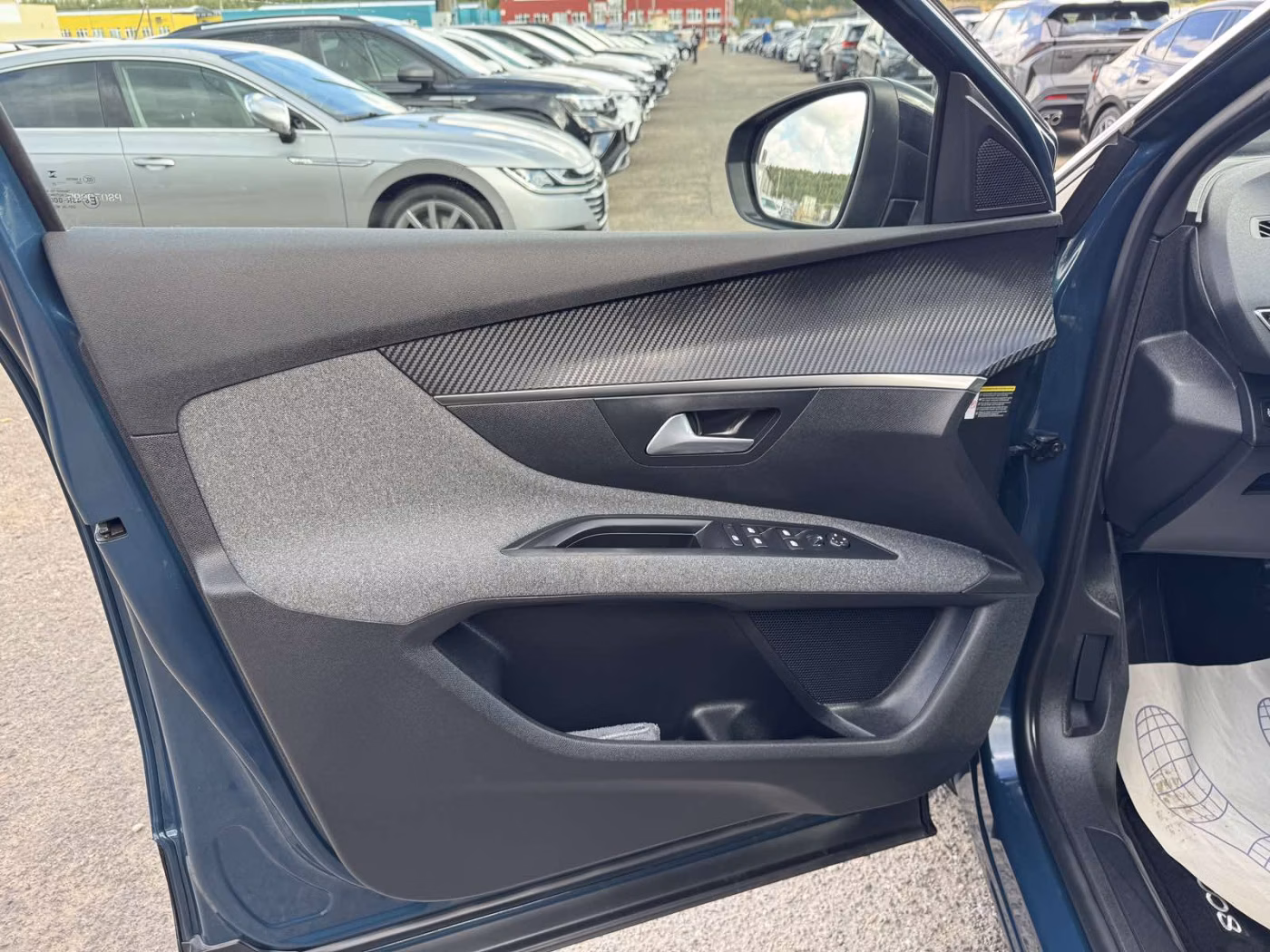 Peugeot 5008 фото 16