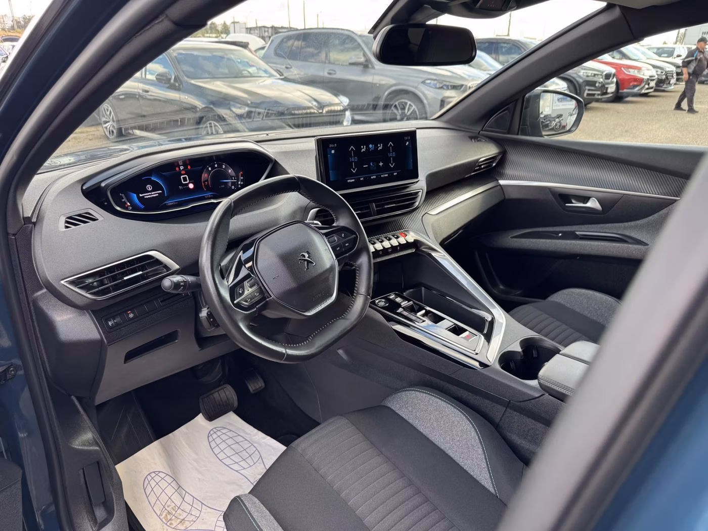 Peugeot 5008 фото 17